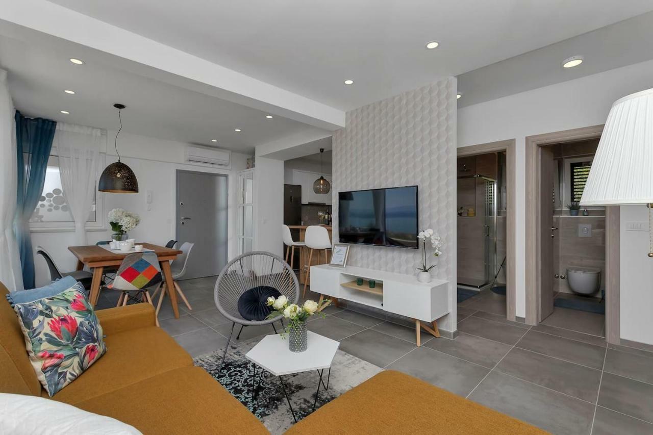 Charming Apartment Tissa With Sea View Makarska Exterior foto