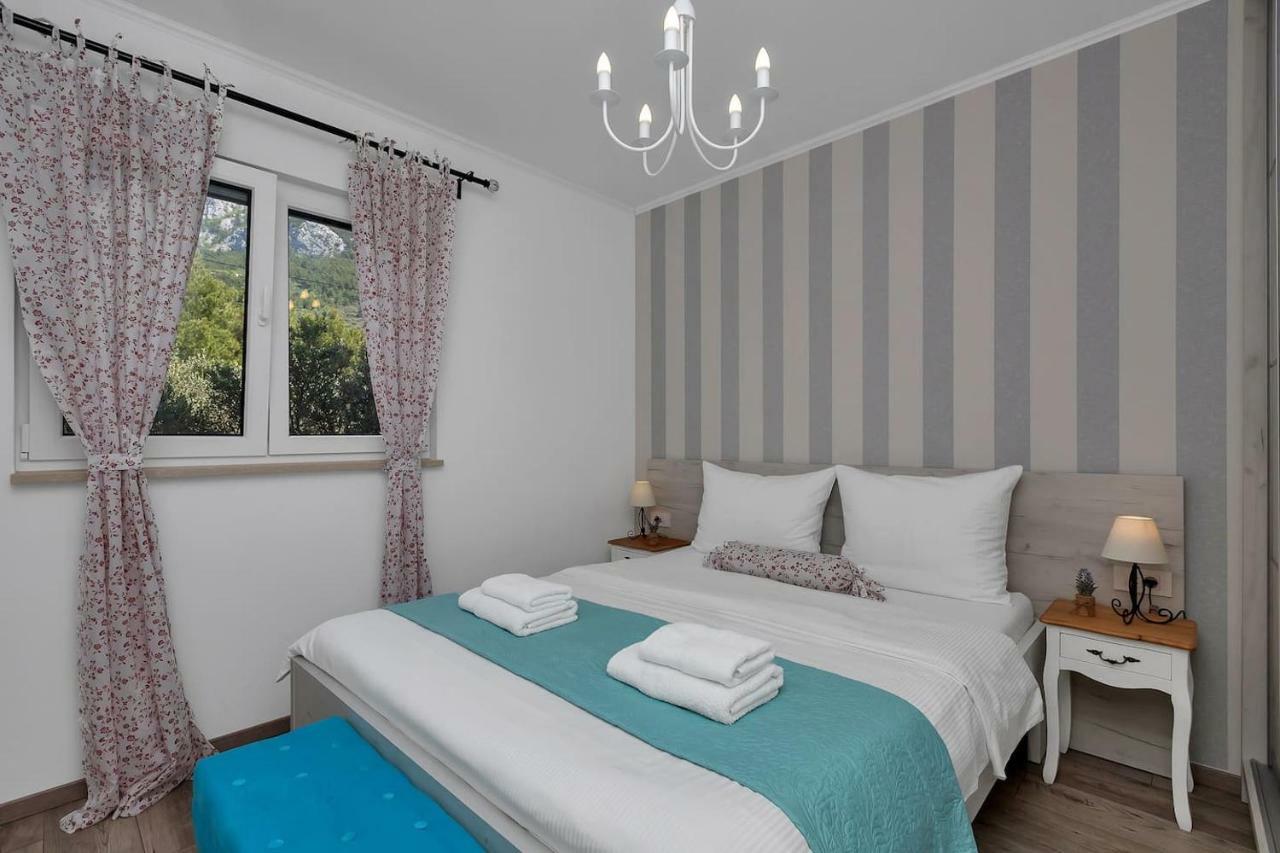 Charming Apartment Tissa With Sea View Makarska Exterior foto